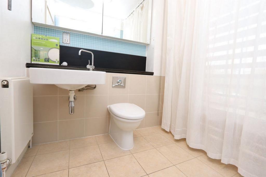 Double bedroom in a 4-bedroom flat, in Greenwich - student accommodation in London - img_10