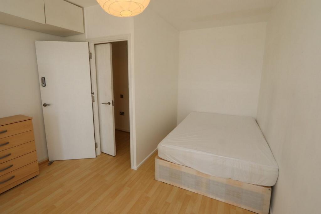 Double bedroom in a 4-bedroom flat, in Greenwich - student accommodation in London - img_17