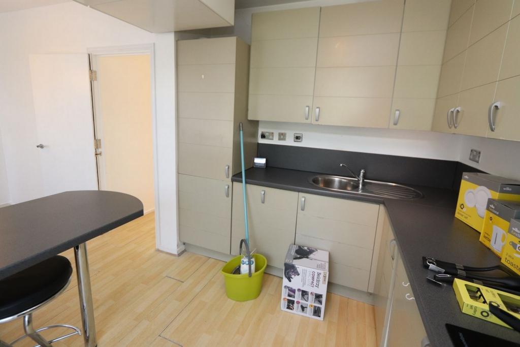 Double bedroom in a 4-bedroom flat, in Greenwich - student accommodation in London - img_6