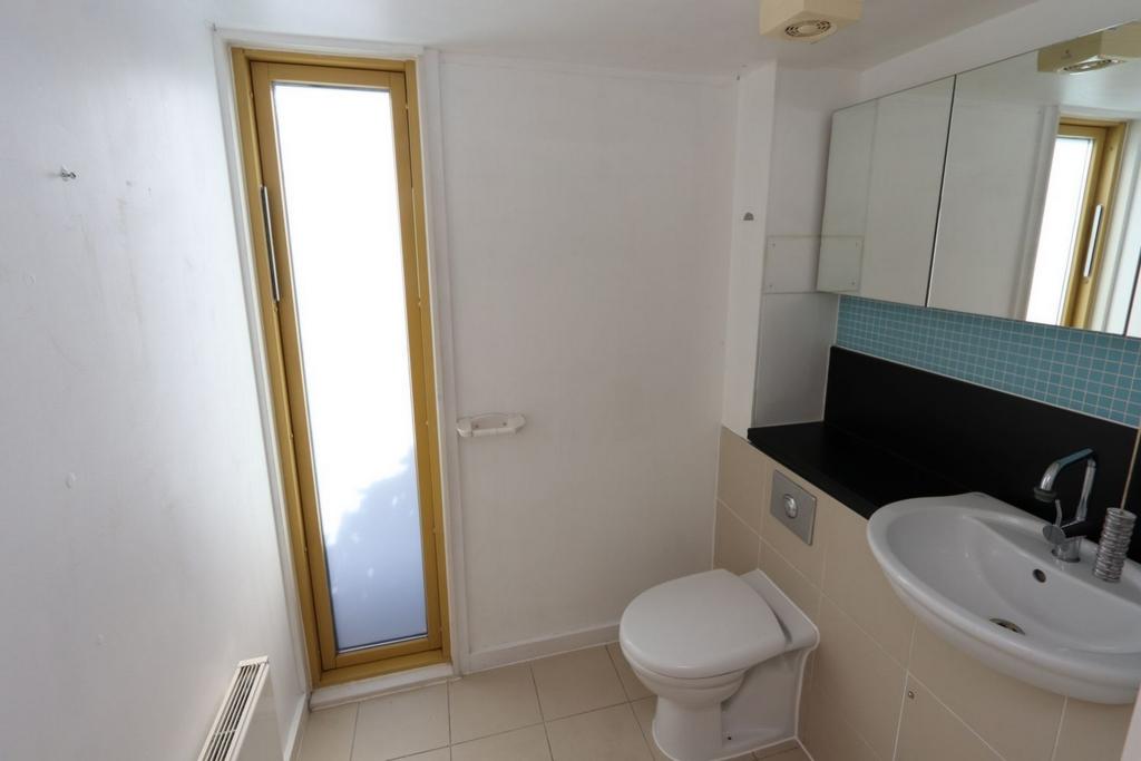 Double bedroom in a 4-bedroom flat, in Greenwich - student accommodation in London - img_13