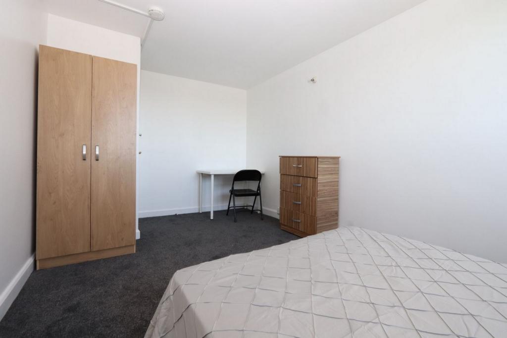 accommodation/uk/double-bedroom-in-holloway/bedroom-double-bedroom-room-1-13072023_617105_1.jpg