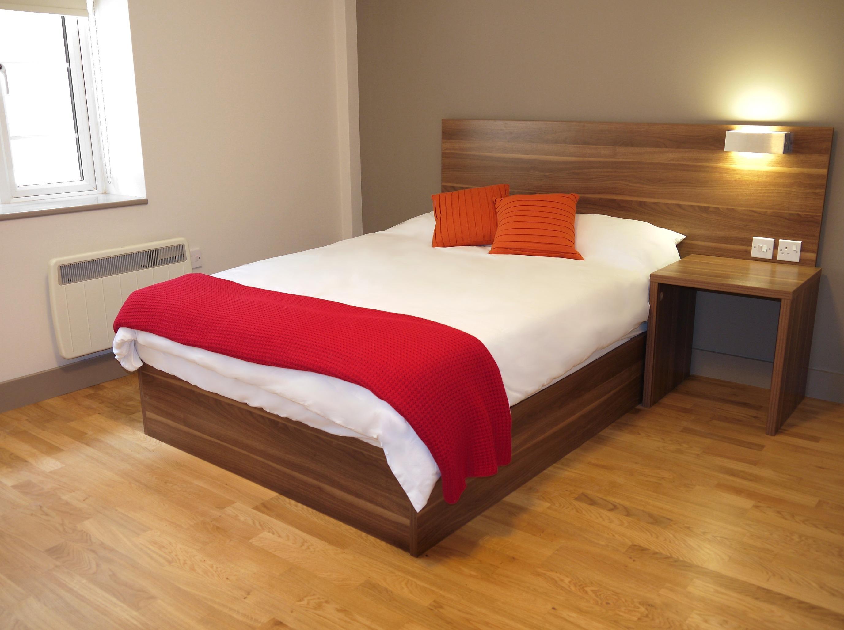 Double ensuite bedroom, in a residence near Regency Square, Brighton - student accommodation in Brighton - img_10
