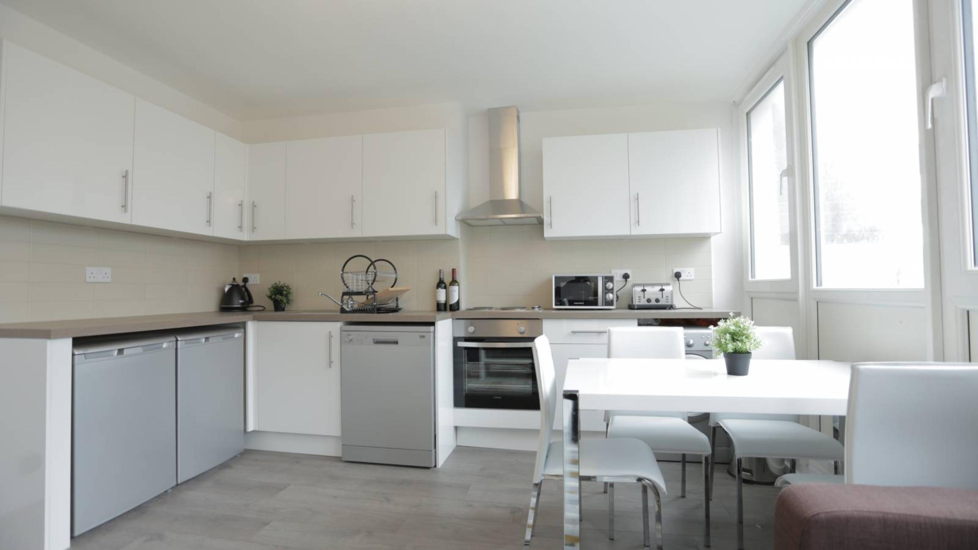 Elegant double bedroom near the Limehouse train station - student accommodation in London - img_6