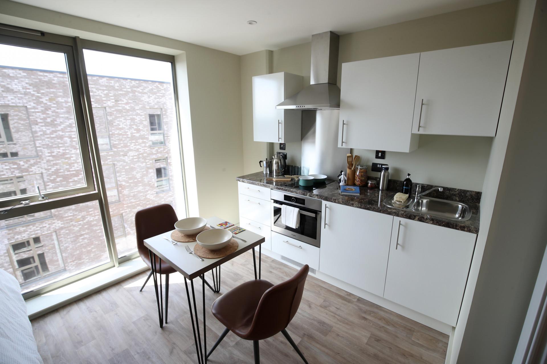 Smart double ensuite bedroom in a residence, close to Ulster University - student accommodation in Belfast - img_38