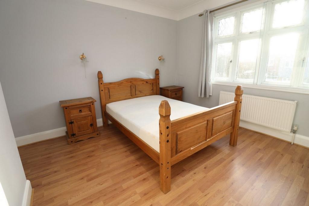 Welcoming bedroom in a shared flat in Richmond - student accommodation in London - img_3