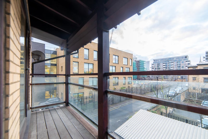 V Blackwall - Large Double With Balcony - student accommodation in Blackwall - img_7