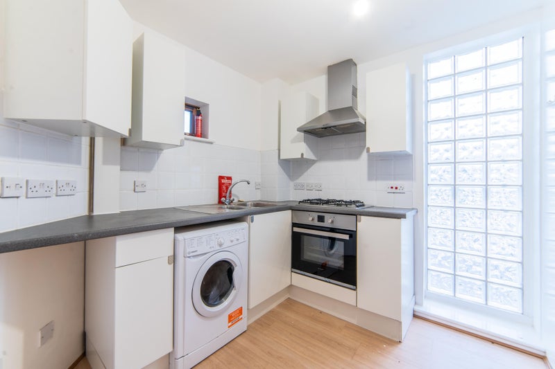 V Blackwall - Large Double With Balcony - student accommodation in Blackwall - img_4