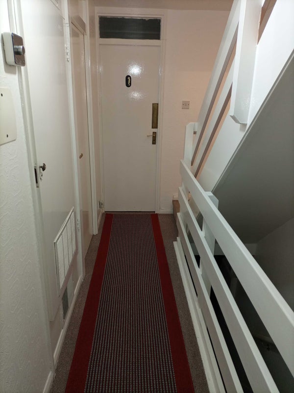 Very Large double room available immediately - student accommodation in Harold Hill - img_7