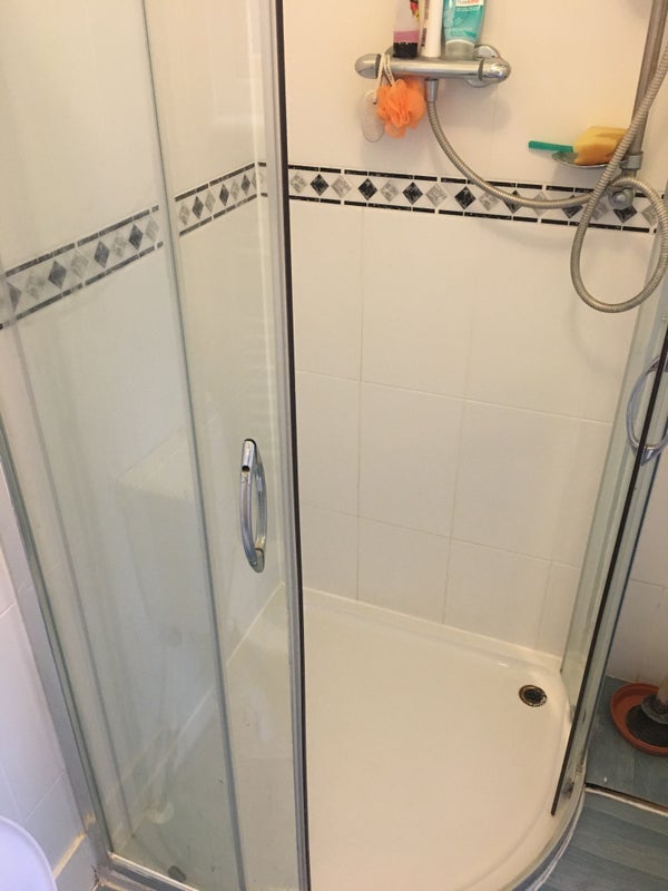 Very Large double room with En Suite - student accommodation in Norbiton - img_8