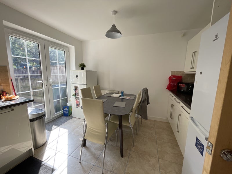 Very nice and clean house, 1 mile from city centr. - student accommodation in Salford - img_5