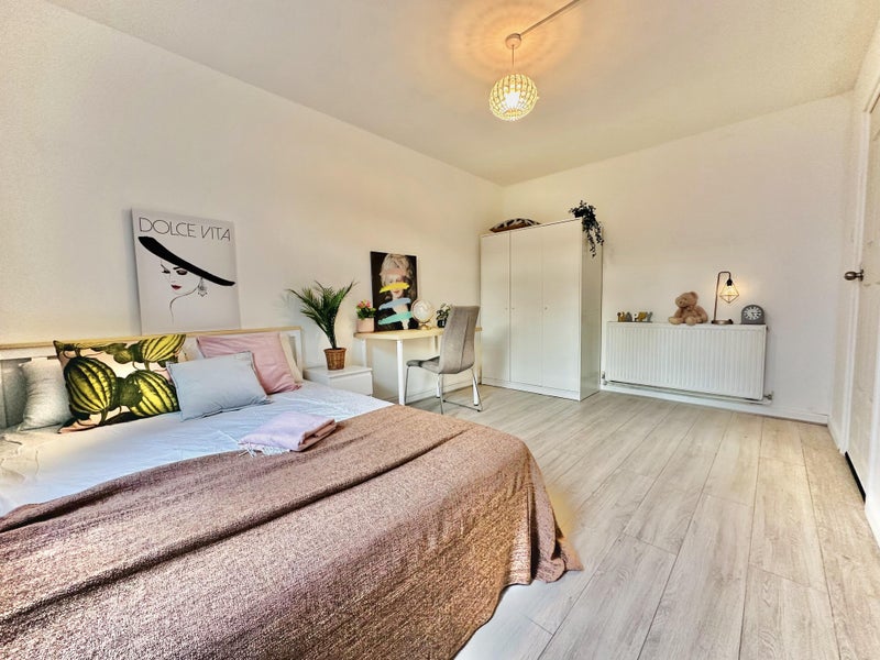 Vibrant 4-Bed Oasis  CALL US TODAY - student accommodation in Finsbury Park - img_4