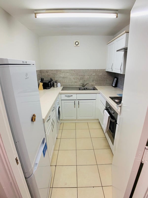 Vibrant 4-Bed Oasis  CALL US TODAY - student accommodation in Finsbury Park - img_7