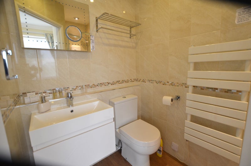 Walk to Cheltenham Hospital, Town Centre & Parks - student accommodation in Cheltenham - img_3