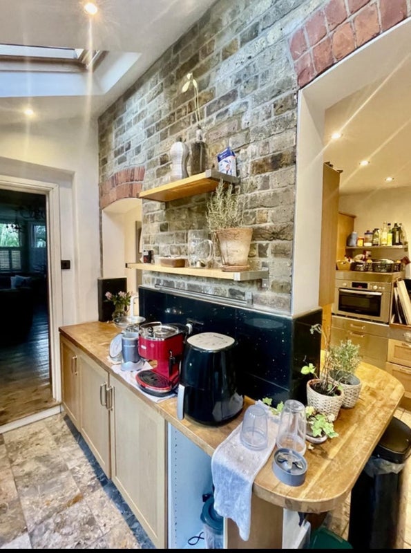 We are looking for a new flatmate for our terraced - student accommodation in Twickenham - img_2