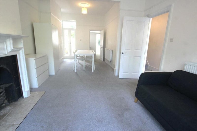 Well Presented Double Bedroom. - student accommodation in Catford - img_1
