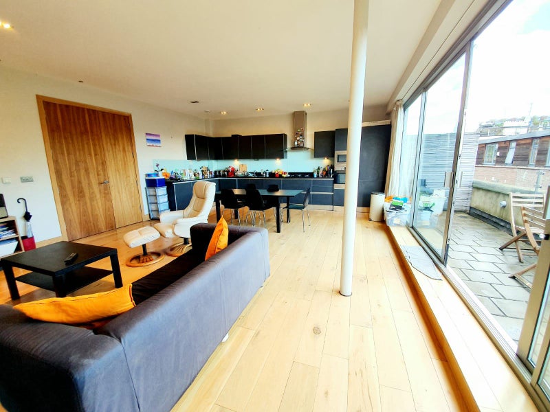 Whole 3 bedroom property in Camden - student accommodation in Camden - img_8