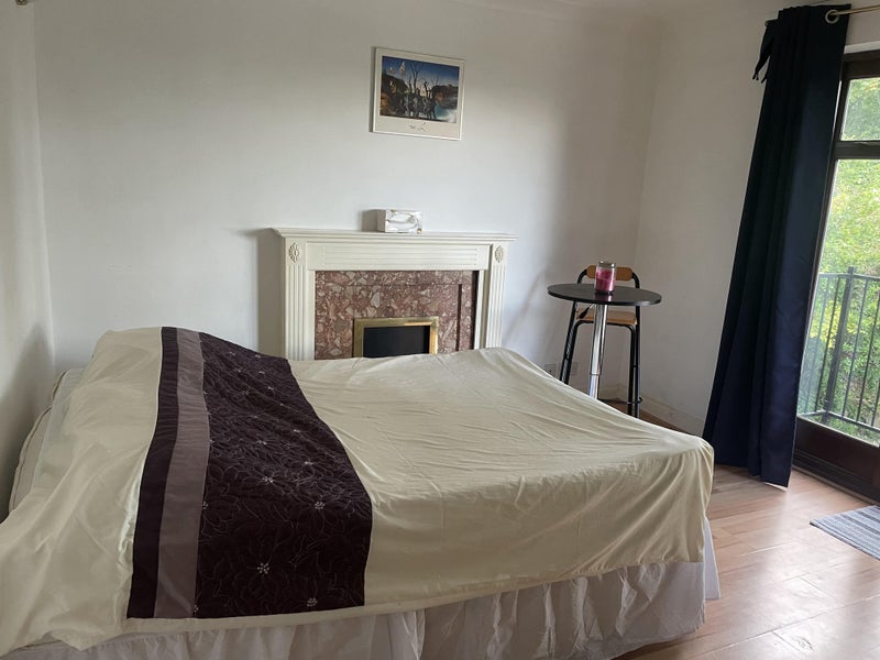 Xl Double Room With Balcony Close To Town Centre - student accommodation in Buckingham - img_3