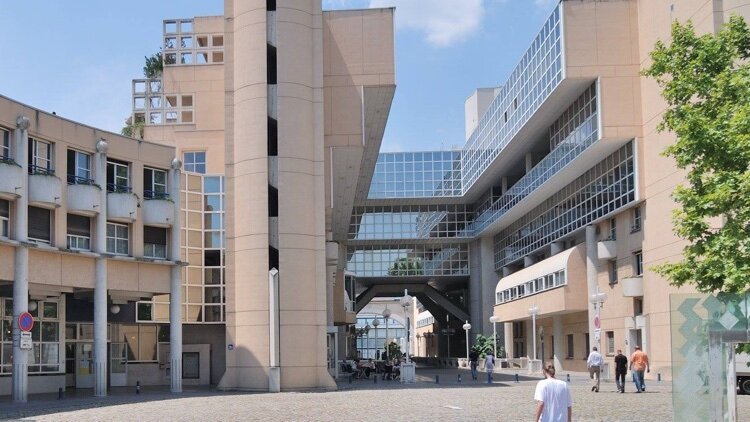 École Normale Supérieure de Lyon École Normale Supérieure de Lyon