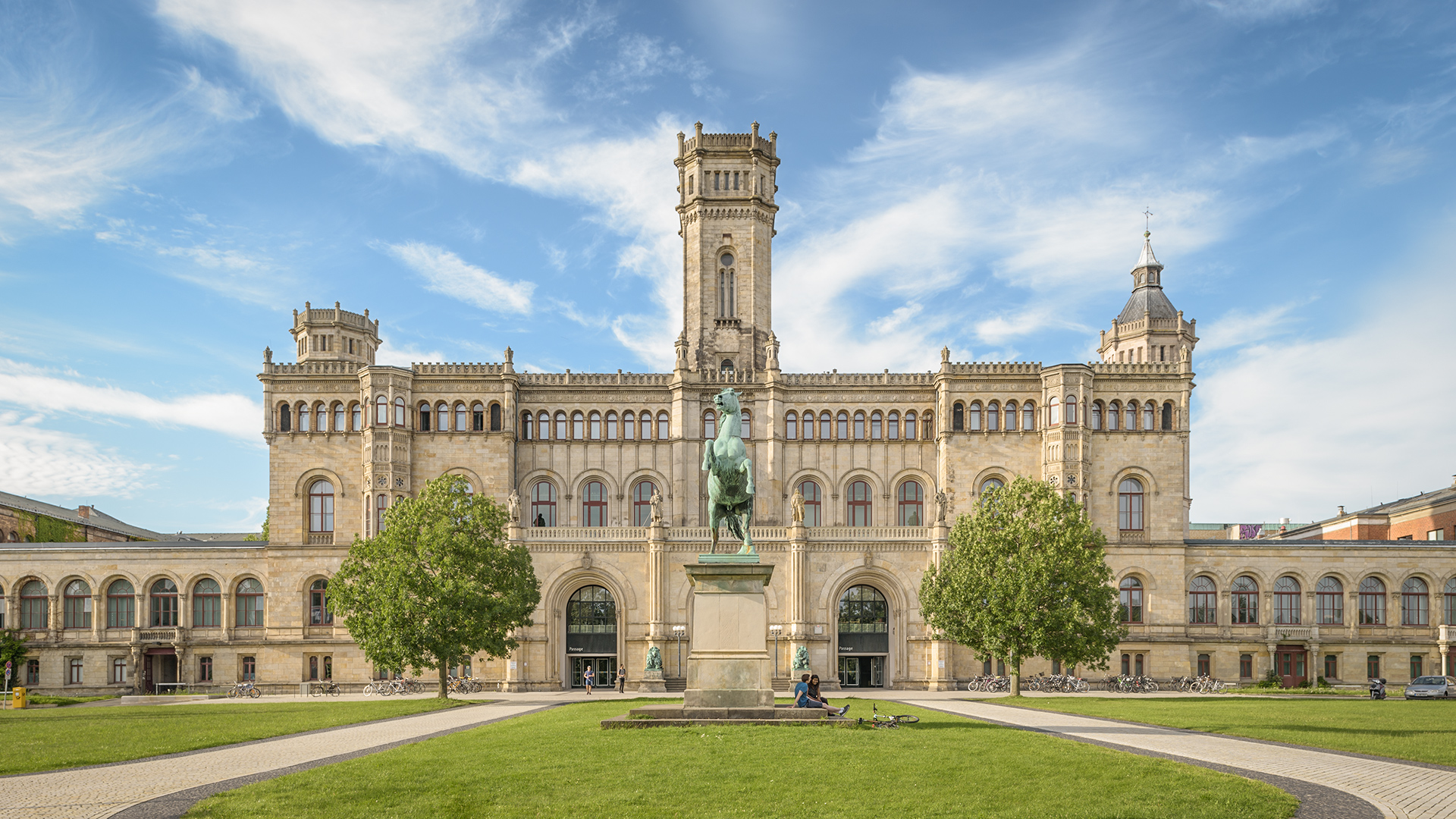 Leibniz University Hannover Leibniz University Hannover