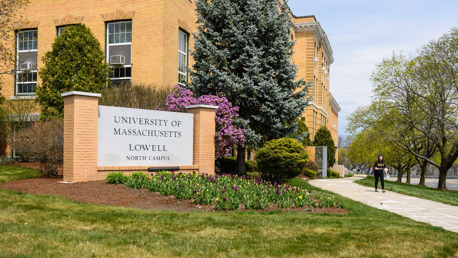 University of Massachusetts Lowell University of Massachusetts Lowell
